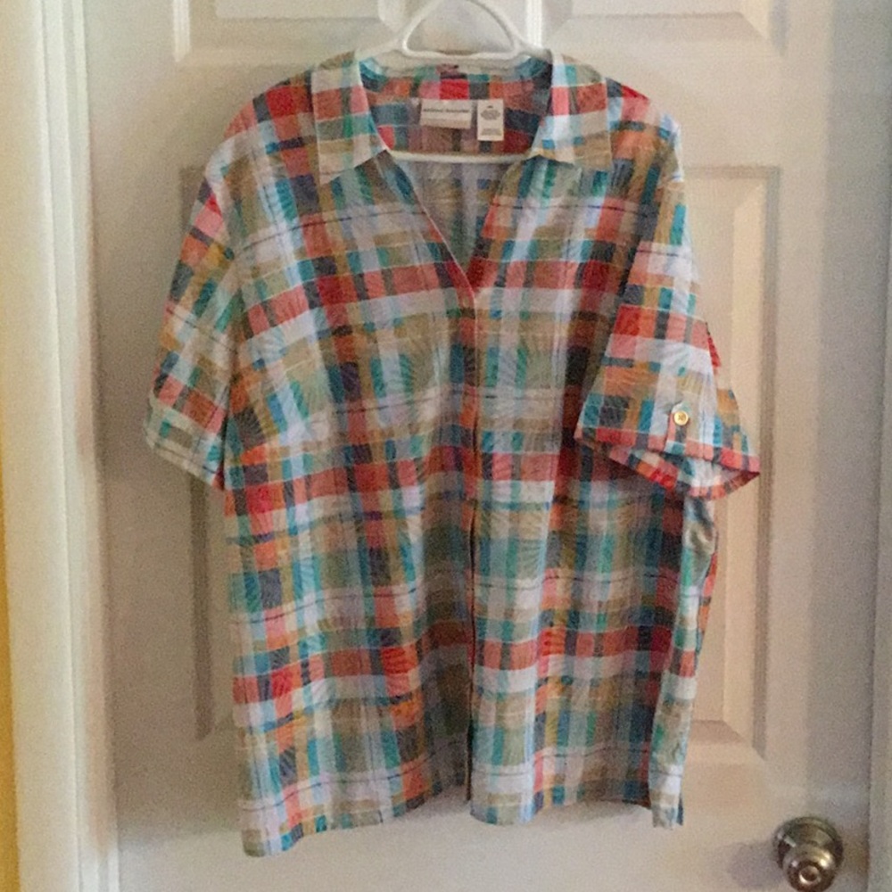 COPY -Multi-colored. This blouse is marked sold, but is still available.🤷‍♀️